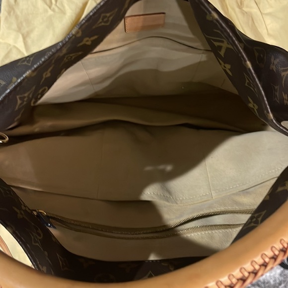 Used good condition Louis Vuitton bag - Picture 2 of 2